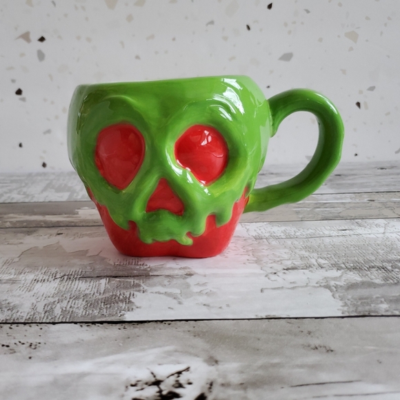 20 oz Disney Snow White Evil Queen Poison Apple Sculpted Ceramic Mug - Picture 1 of 7